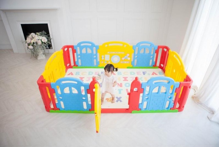 Actual product image Dwinguler Castle (150 cm, 240 cm)
