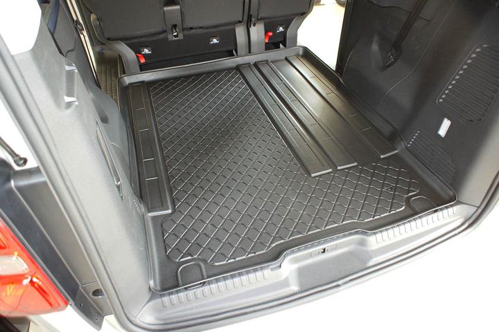 Actual product image Aristar Boot tray for Citroen Jumpy, Spacetourer / Peugeot Expert / Toyota ProAce / Opel Zafira Life /