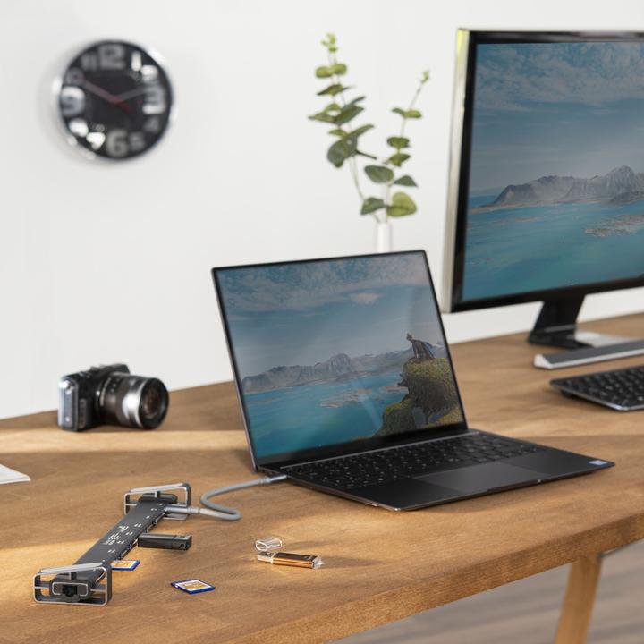 Actual product image Hama 9 in 1 USB-C (USB-C, 9 Ports)