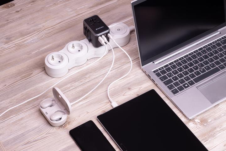 Productafbeelding Verbatim Universele Reisadapter