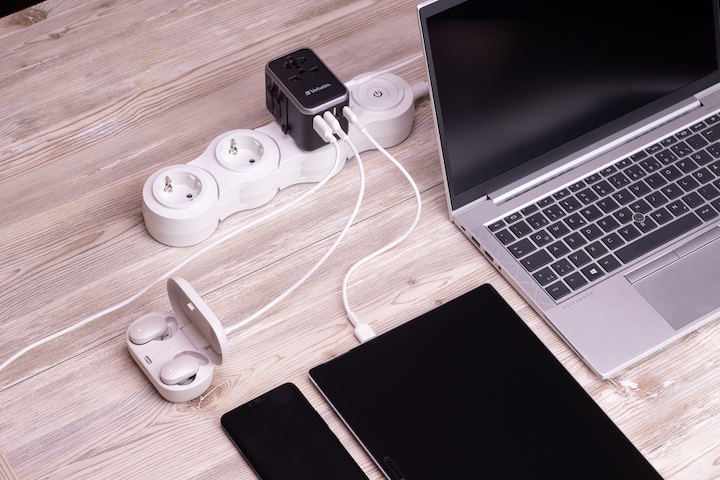 Produktbild Verbatim Universal Travel Adapter