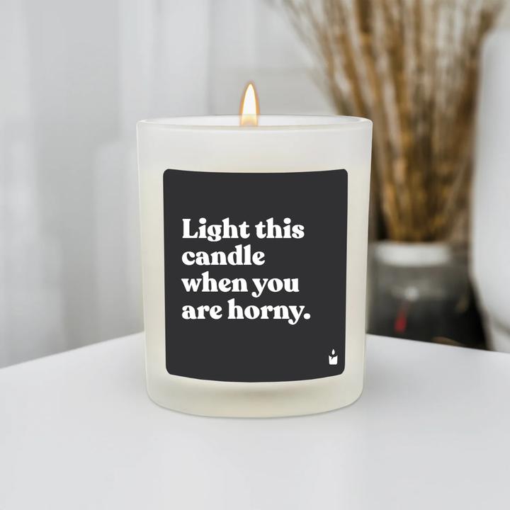 Image du produit Chatty Candles Bougie parfumée Woody Light this candle when you miss us.