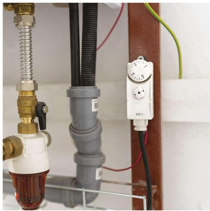 Produktbild Emos Anlege-Thermostat mit Fernfühler P5682, manuell