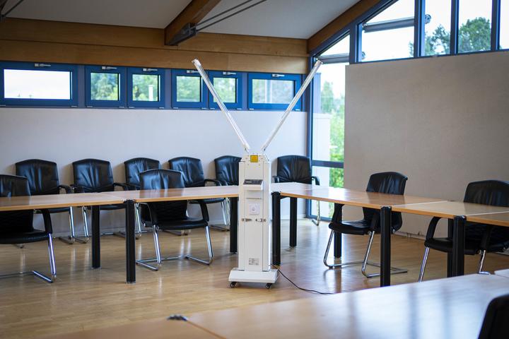 Actual product image Good Connections UV-C disinfection station 120W with 4 tubes for 60 m² room area