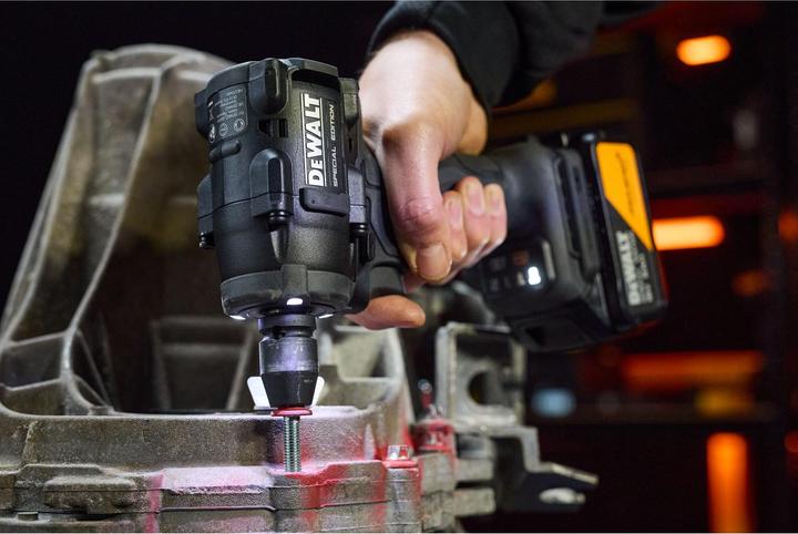 Produktbild DeWalt McLaren / DCF922 / 2x 5Ah (18 V)