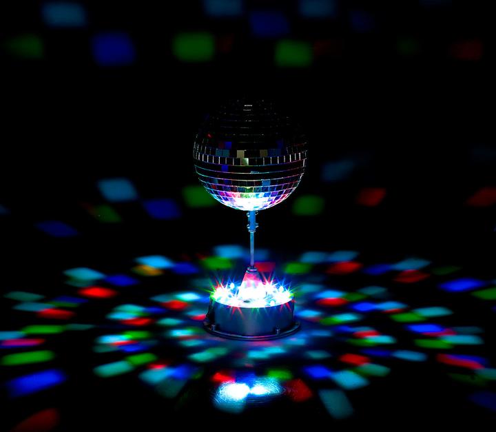 Produktbild Lunartec Selbstdrehende Discokugel mit Sockel (15 cm)