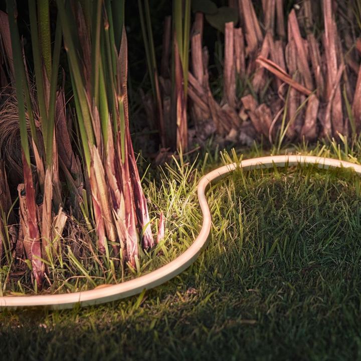 Actual product image Philips Hue Outdoor Light Strip 5m DE Plug (Multicoloured, 500 cm, Outdoor)