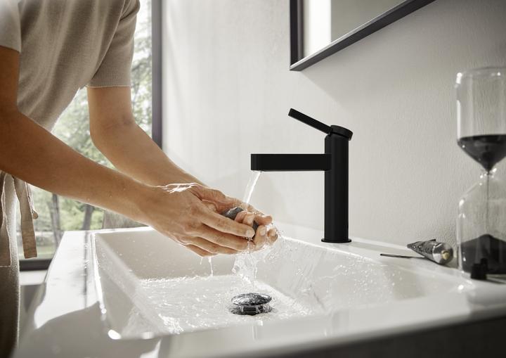 Produktbild hansgrohe FINORIS 110 Waschtisch Armatur, mit Push-Open Ablaufgarnitur, mattschwarz