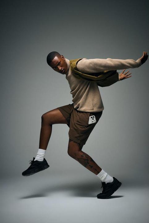 Actual product image Decoded Silicone Backcover Apple iPhone 17 Pro Soft Taupe (Apple iPhone 17 Pro)