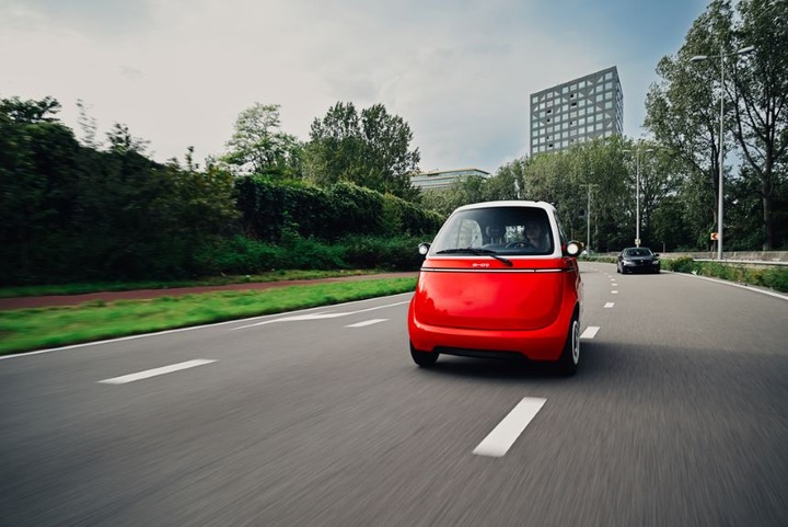 Immagine prodotto Microlino Lungo raggio Milano Red (Elettrico, 17 CV)