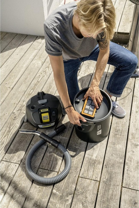 Immagine prodotto Kärcher AD 2 Battery Set Battery Ash Vacuum Cleaner (Aspirapolvere a umido e a secco)