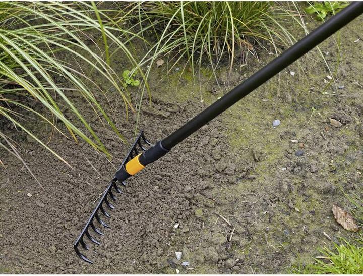 Actual product image Fiskars Rake