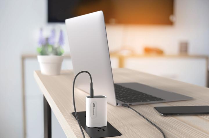 Actual product image GP Batteries GP GaN USB Quick Charge Adapter 65W PD 2xUSB-C & 1xUSB-A white (65 W)