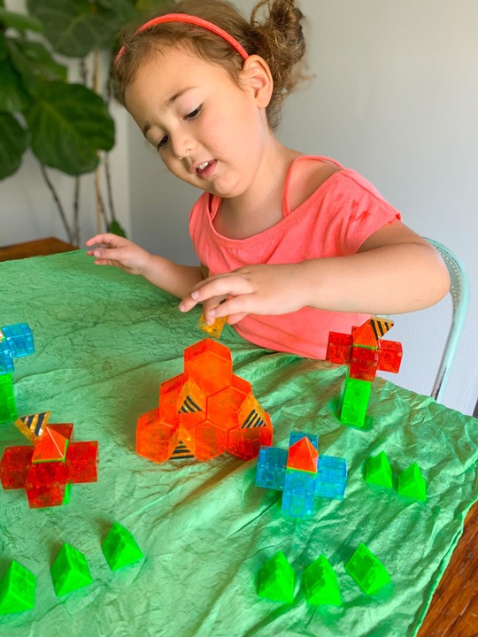 Actual product image Magna-Tiles Magna-Qubix Set