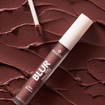 Produktbild essence BLUR soufflé matte lip cream (01 Deep Scroll)