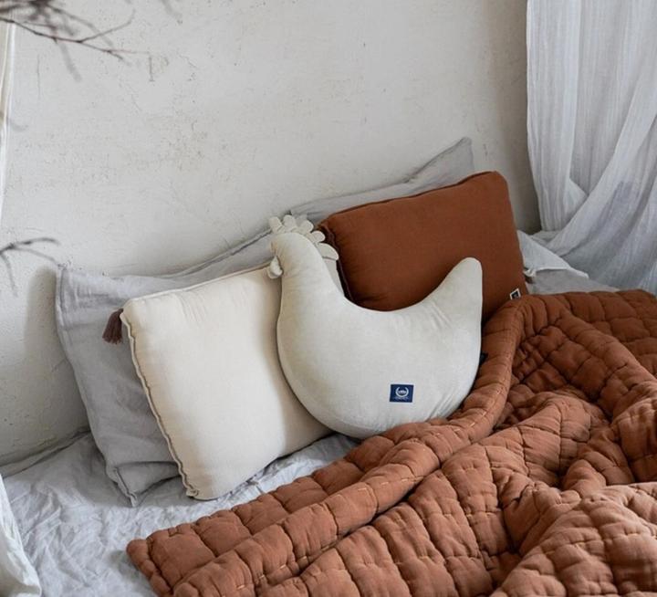 Produktbild La Millou Nursing pillow Chic chick Velvet touch - Raffaelo (50 cm)