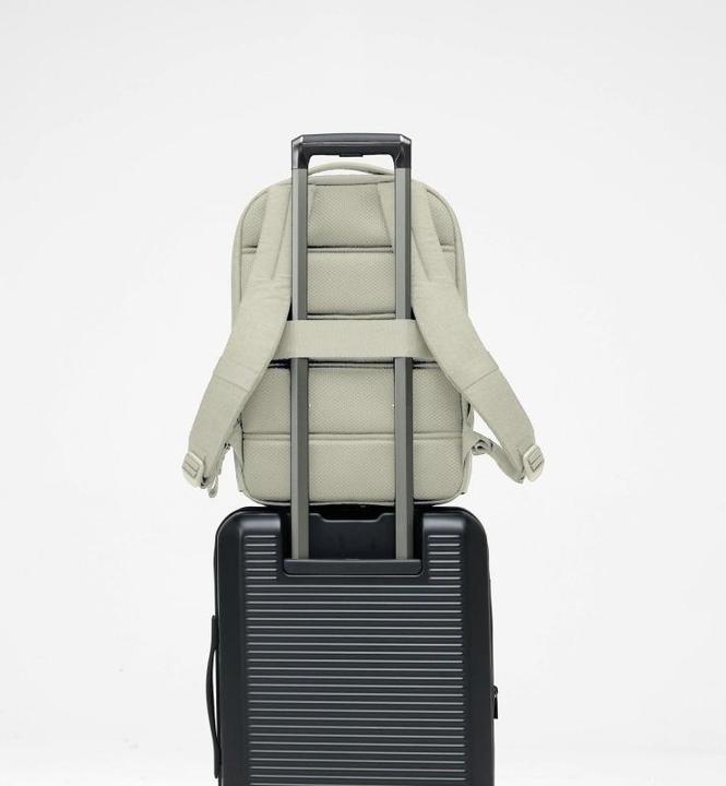 Actual product image Incase Crosstown Compact Backpack 20L - Limestone (20 l)