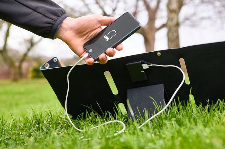 Produktbild Osram BATTERYcharge SOLAR 20W INCL. USB Monokristallines Solarmodul 20 W 5 V (20 W, 0.80 kg)