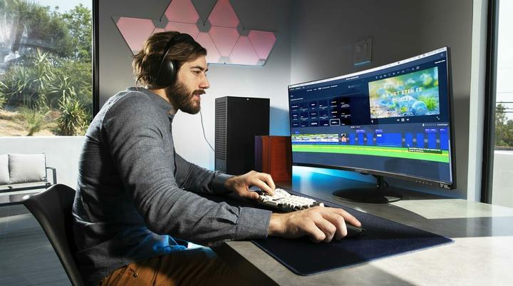 Actual product image Hyte Revolt 3 (ITX)