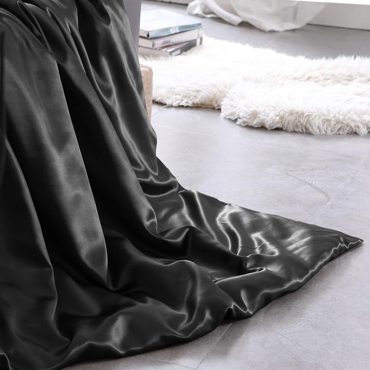 Actual product image Ailoria DREAM TOUCH Silk Blanket (135x200) (black) (Duvet cover, 135x200 cm)
