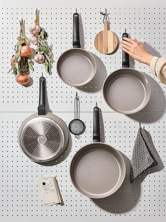 Produktbild Fissler Pfanne CERATAL EVO COMFORT Warmgrau (Pfannenset + Topfset, Aluminium)