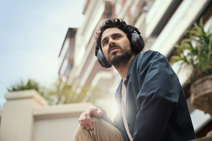 Actual product image Poly Voyager Surround 80 UC USB-C headset + USB-C/A adapter (Wireless, USB-C, Microsoft teams)