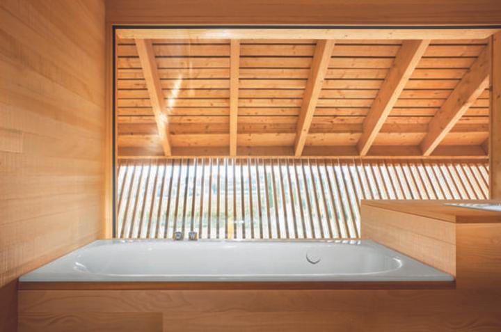 Actual product image Bette Comodo bathtub, 190 x 90 cm, 1622-, lateral overflow in front (228 l, 190 cm, 90 cm)