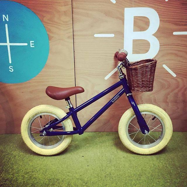 Produktbild Bobbin Moonbug Laufrad (12")