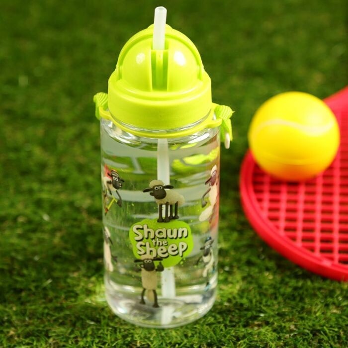 Produktbild Puckator Shaun das Schaf Kinderwasserflasche mit Stroh & Tragekordel (0.45 l)