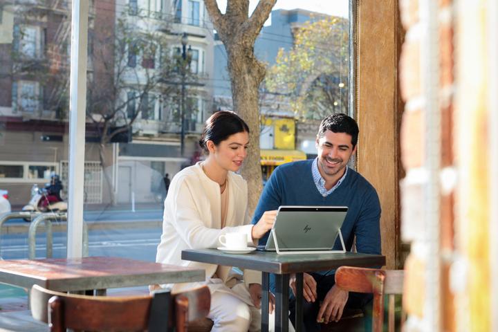 Actual product image HP Elite x2 1012 G2 - Tablet - with detachable keyboard - Core i5 7300U / 2.6 GHz - (12.30", 512 GB, 16 GB, Intel Core i5-7300U)