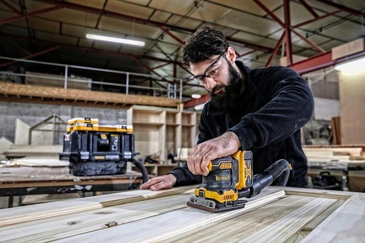 Image du produit DeWalt DCW200N-XJ Ponceuse à main sans fil 18V solo (Ponceuse vibrante)