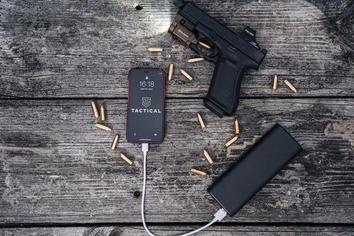 Produktbild Tactical Smooth Thread Cable USB-C/USB-C 0.3m Black (0.30 m, USB 3.2 Gen 1, 15 W)