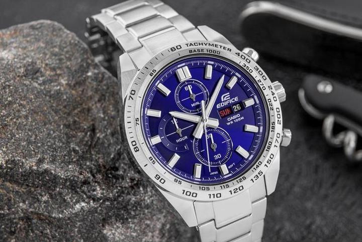 Image du produit Casio Edifice EFR-574D-2AVUEF (198) (Chronographe, Montre analogique, 42 mm)