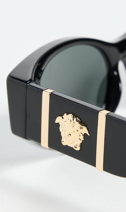 Produktbild Versace Schützende und angenehme Sonnenbrille