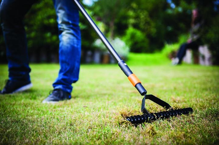 Produktbild Fiskars Rasenlüfter