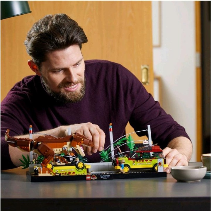 Immagine prodotto LEGO L'epidemia del T. Rex (76956, Set LEGO rari)