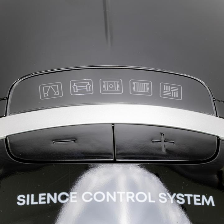 Produktbild Tornado Staubsauger VCBKC800BC / Vacuum cleaner Rot auf Schwarz