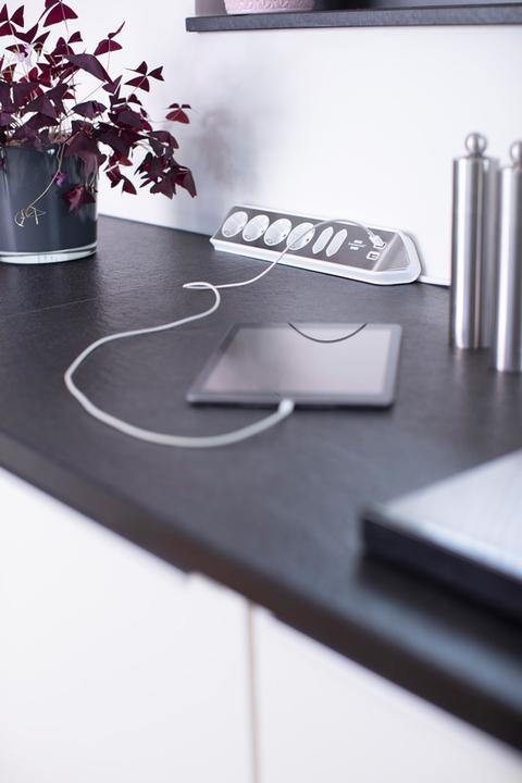 Image du produit Brennenstuhl Barre de socle d'angle estilo à 6 positions (6 x, CEE 7/16, 2 m)