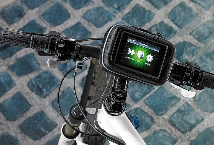 Actual product image NavGear Splashproof Navi protective bag with powerbank