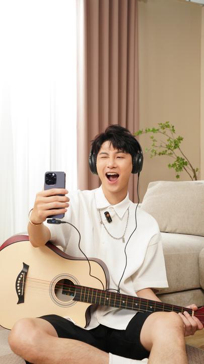 Actual product image Hohem MIC-01 (1TX + 1RX) - Lightning (black)