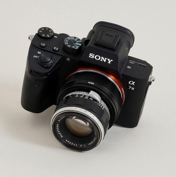 Produktbild Urth Lens Mount Adapter: Compatible with M42 Lens to Sony E Camera Body (Extendable)