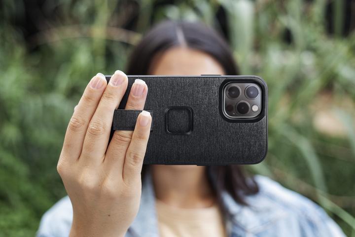Image du produit Peak Design Everyday Housse Loop pour iPhone 14 Pro Max Charcoal (nouveauté) (Apple iPhone 14 Pro Max)