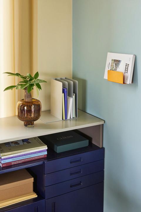 Actual product image Hübsch Clutch magazine holder (7 x 7 x 7 cm)