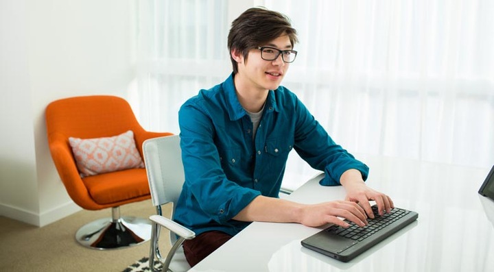 Actual product image Microsoft All-In-One (DE, Wireless)