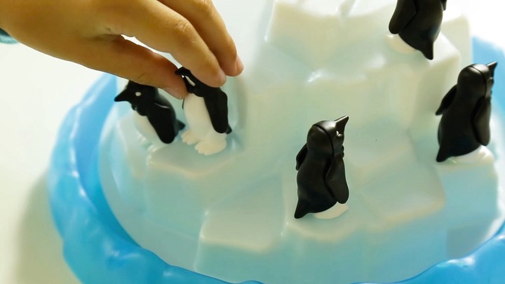 Immagine prodotto Ravensburger Pinguino Plitsch-Platsch (Tedesco)