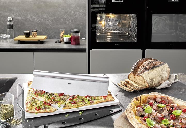 Actual product image GEFU Set of pizza stone with rack incl. 'Darioso' cradle knife