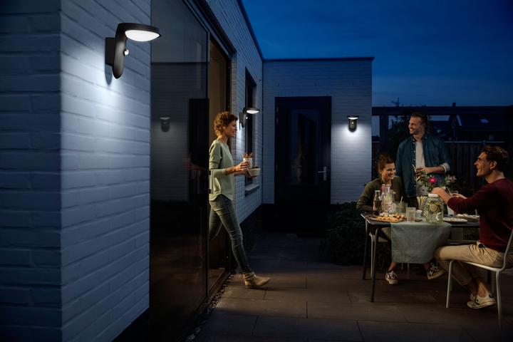 Actual product image Philips Tyla Wall Light 9W (930 lm, IP44)