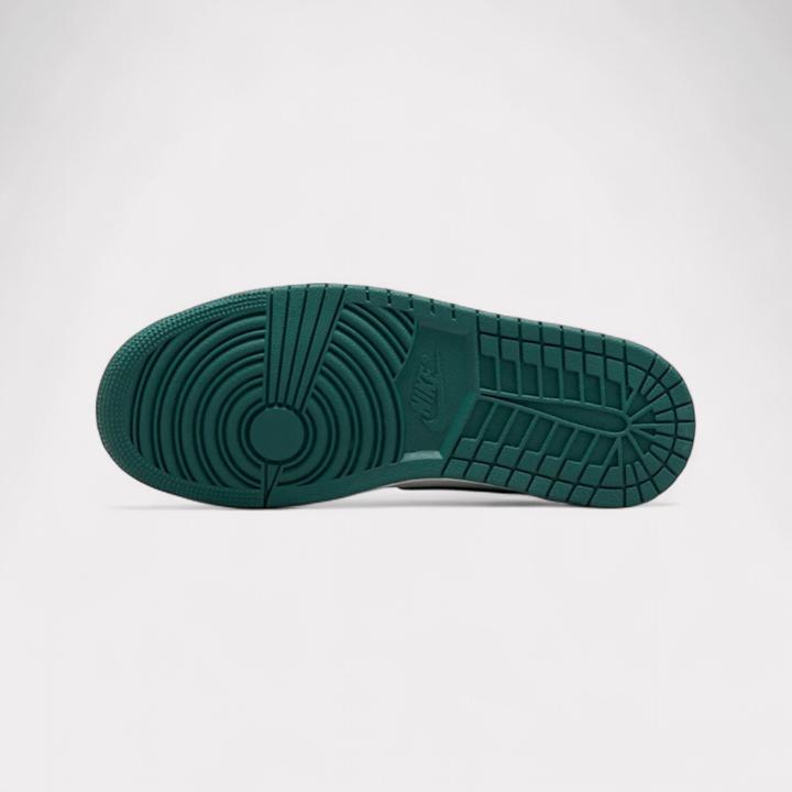 Actual product image Jordan Air 1 Mid (40.5)