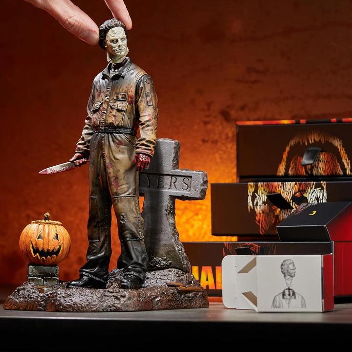 Actual product image Numskull - Halloween- Calendrier de l'Avent de 24 jours (figurine Michael Myers à construire)