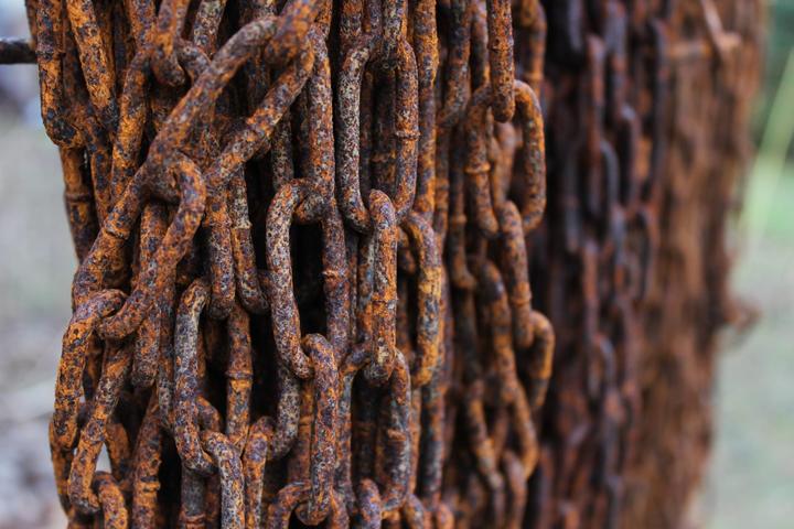 Actual product image Vitaliano Rusty Steel Chain Link Chain Yard Goods, 2 Metres, 5mm Thick, Iron Chain in Antique, Retro, Vintage- (2 m)